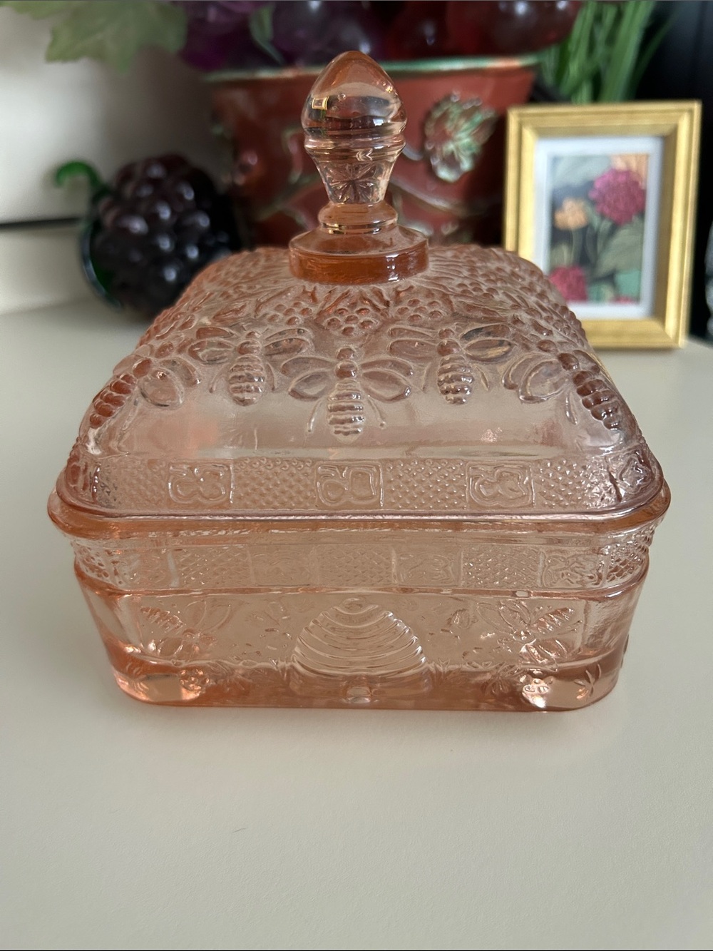 Vtg Indiana Glass Pink Pressed Glass Covered Dish with Bee and Hive Motif